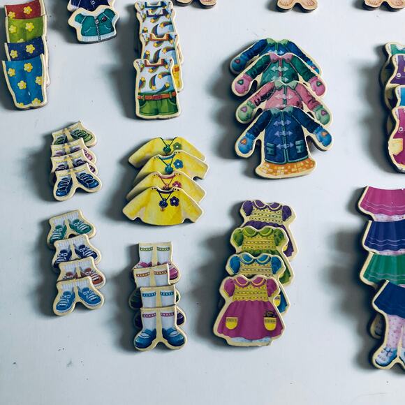 Teeny Tiny Quadruplets Wooden Magnetic Doll Dress Up Toy Montessori Learning - Picture 4 of 11